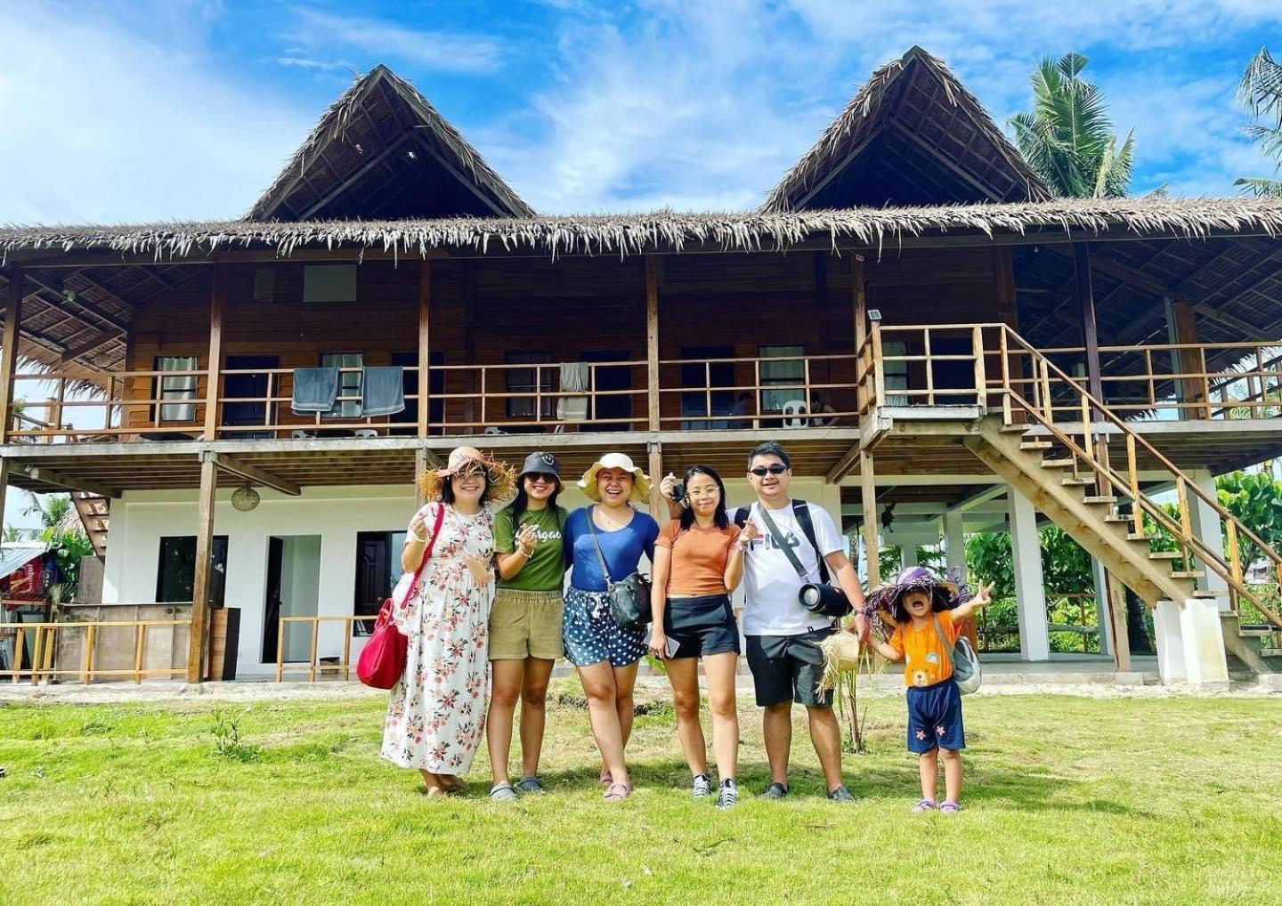 Siargao Sunflower Suites เจเนอรัลลูนา ภายนอก รูปภาพ